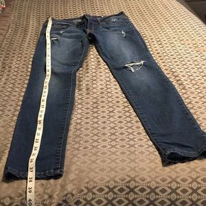 Guess Jeans Distressed/ripped